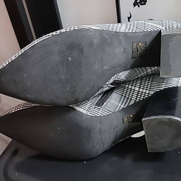 New Jeffrey Campbell Sport Black & White Plaid Pointed Toe Block Heel Boots - Picture 9 of 11